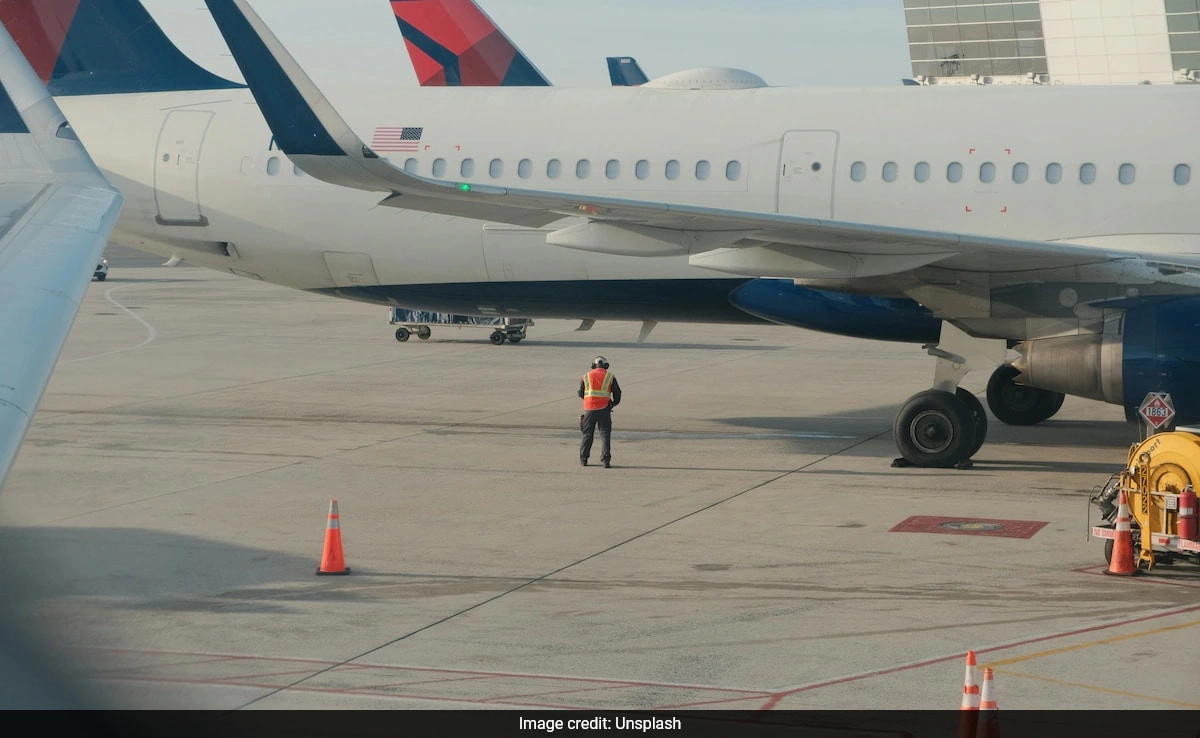 Delta Plane Makes Emergency Landing After Turbulence, 25 Hurt
