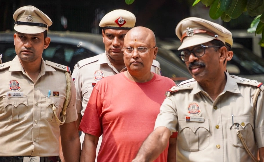 Delhi Baba Saved Women’s Profile Pics on His Phone