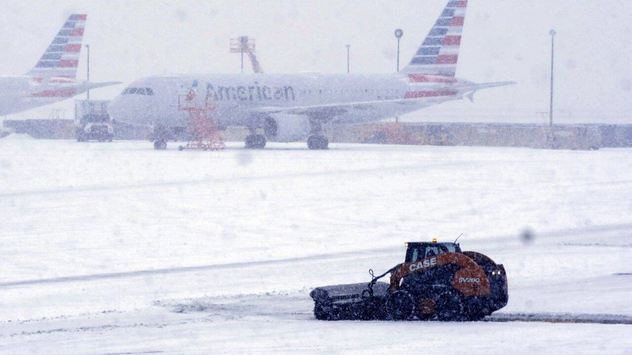 Chaos in US Air Travel: 1,100 Flights Canceled, 4,000 Delayed