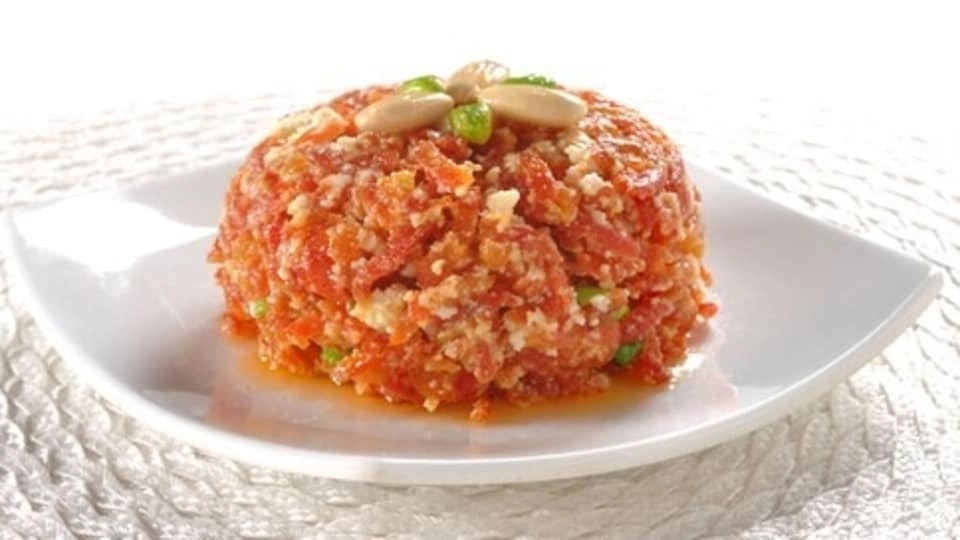 Try This Trick for Quick, Easy Carrot Halwa Without Hand Pain