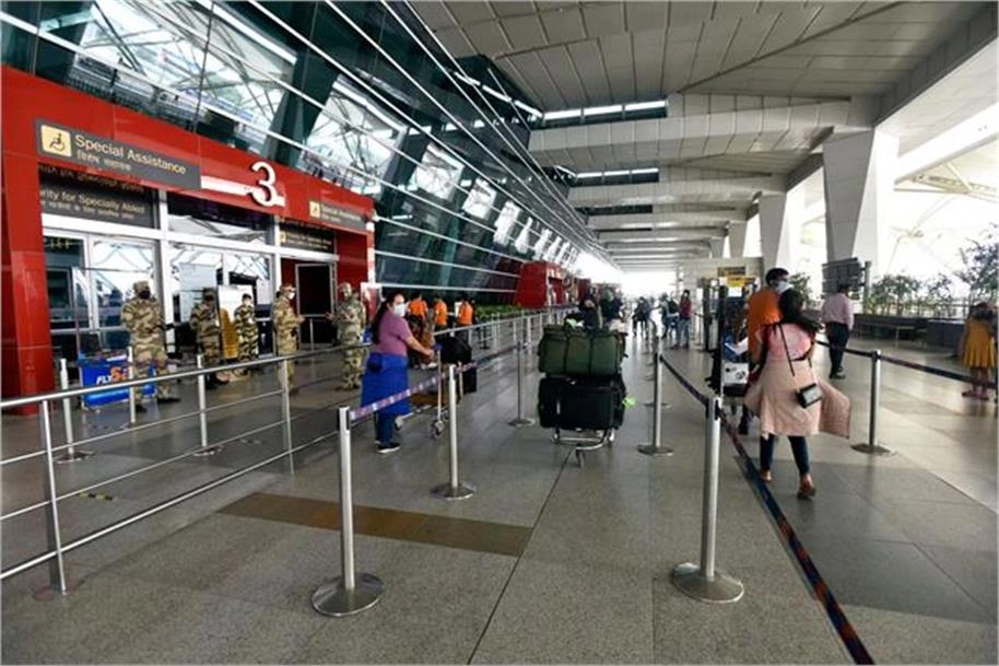 Fog Disrupts Flights; IGI Airport Advises Passengers to Stay Updated