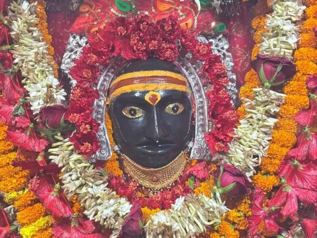 Theft at Thawe Temple: Jewelry, Including Crown, Stolen