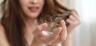 DIY Miracle Oil to Stop Hair Fall and Boost Thickness