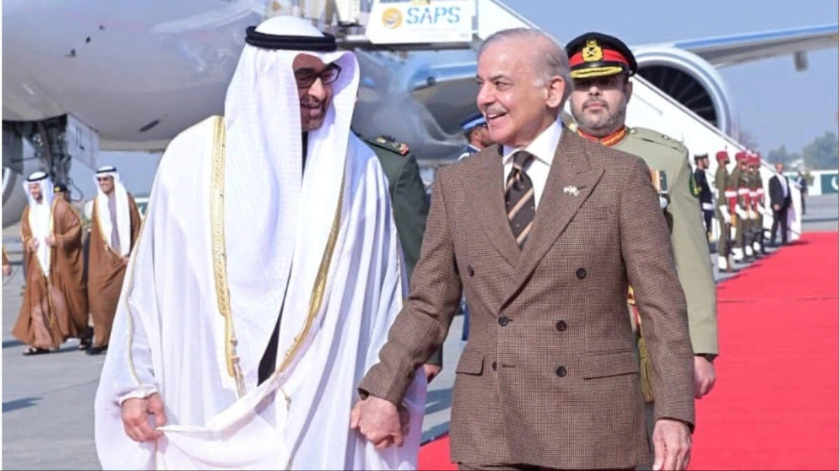 Shahbaz-Muneer Welcomes UAE President at Noor Khan Airbase