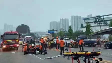 South Korea: Bus Hits Pedestrians, 2 Seriously Injured, 11 Others Hurt