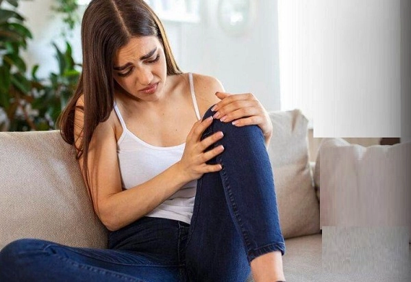 Signs of Vitamin B12 Deficiency in Hands and Feet