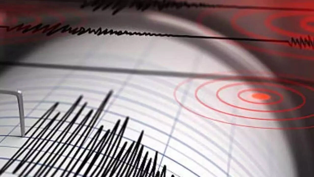 New Year’s Day Earthquake Shakes City, Panic Among Residents