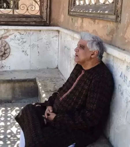 Javed Akhtar: From Pocket Change to Stardom, Nights on Sidewalks