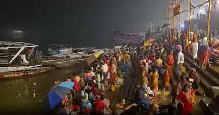 Faithful Gather for Holy Bath on Mauni Amavasya in India