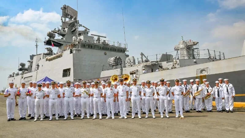 India's Military Strength: 71 Warships and 50 Fighters Salute