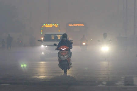 Heatwave in Tamil Nadu; fog likely in 9 districts morning.