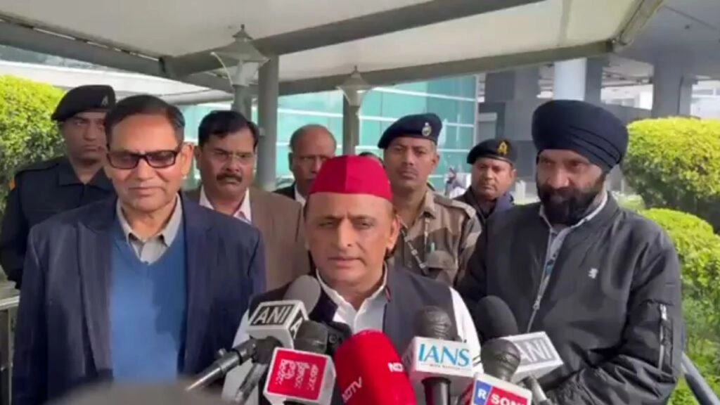 Akhilesh Yadav Criticizes Center on Trade, Budget, and Governance