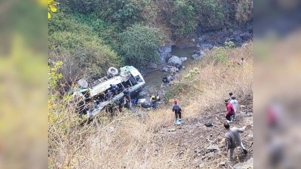 Bus in Dehradun plunges into ditch; 3 dead, 30 passengers onboard.