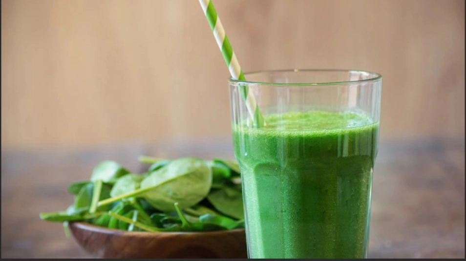 Boost Immunity and Eyesight with Spinach Juice