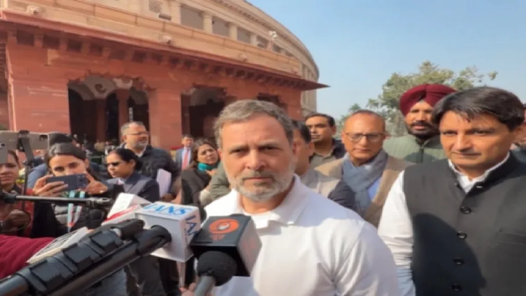 Govt to Issue Breach of Privilege Notice Against Rahul Gandhi