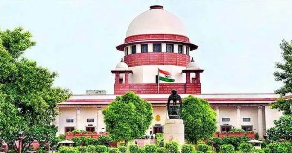 Supreme Court reprimands lawyer for FIR against Modi and Shah