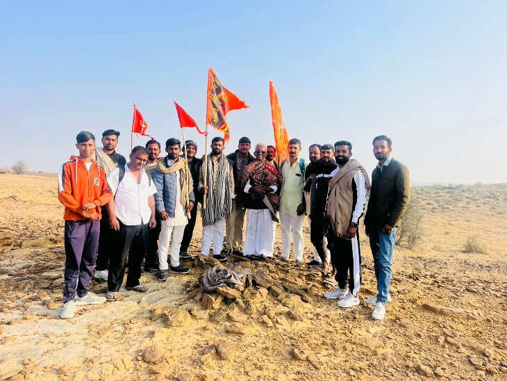Workers' Unruly Protest at Jaisalmer Cement Plant; Police Unable to Stop Violence