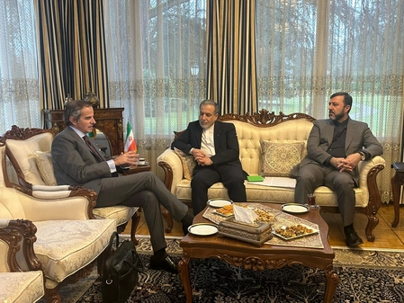 Araghchi Meets IAEA Chief in Geneva Ahead of US-Iran Talks