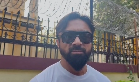 Ejaz Khan Visits Lilavati Hospital for Salim Khan's Health Update