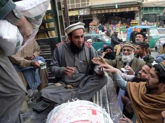 Pakistan Faces Food Crisis Amid War Preparations