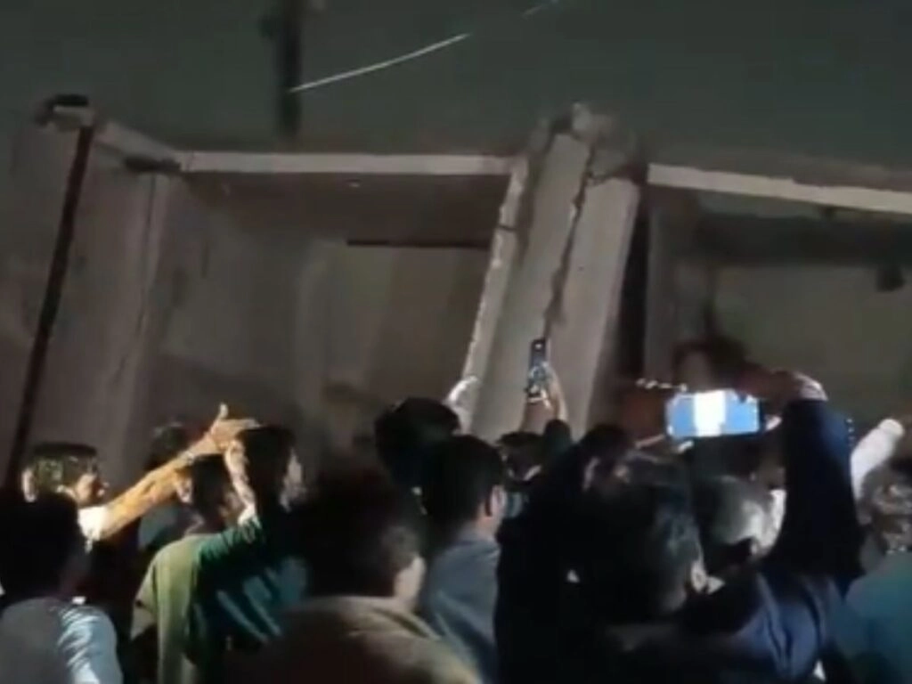 Kota Horror: 8 Rescued as Restaurant Collapses, Many Trapped