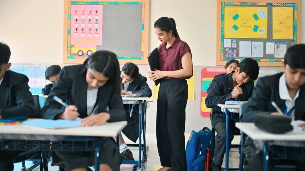 Maharashtra Class 12 English Exam 2026 Today at 11 AM