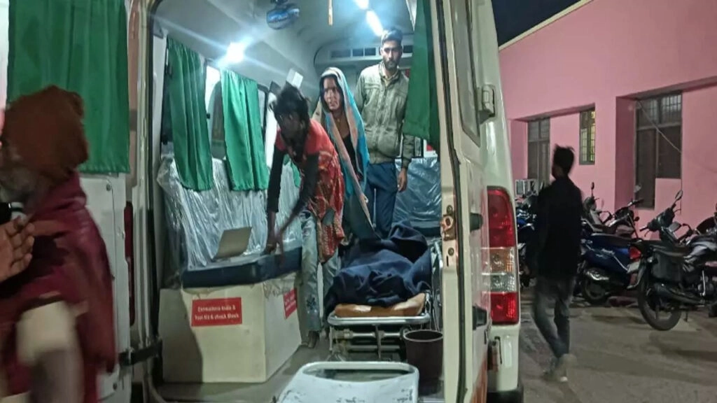 Car Crash in Rae Bareli: 8 Injured, 4 Killed on Ganga Expressway