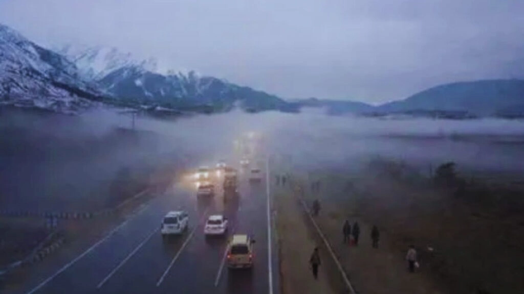 IMD Alerts 10 States for Snow, Rain, Fog; Cold Weather Returns