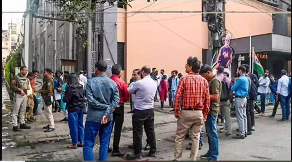 Tremors Felt in Kolkata; Epicenter in Bangladesh
