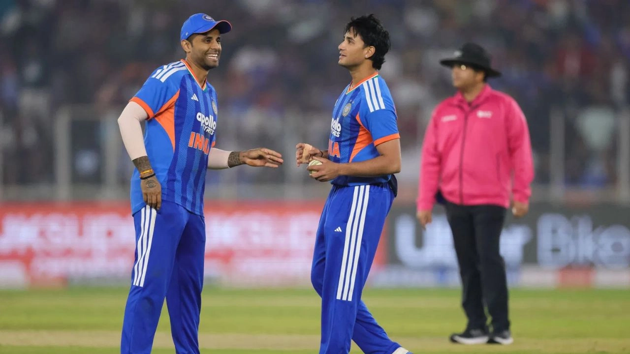 Suryakumar Yadav Checks Abhishek Sharma's Pockets at Training