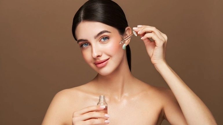 Achieve a Radiant Glow: Tips for Applying Vitamin C Serum