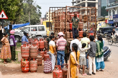Govt. advises against panic booking as 5 million LPG cylinders supplied daily