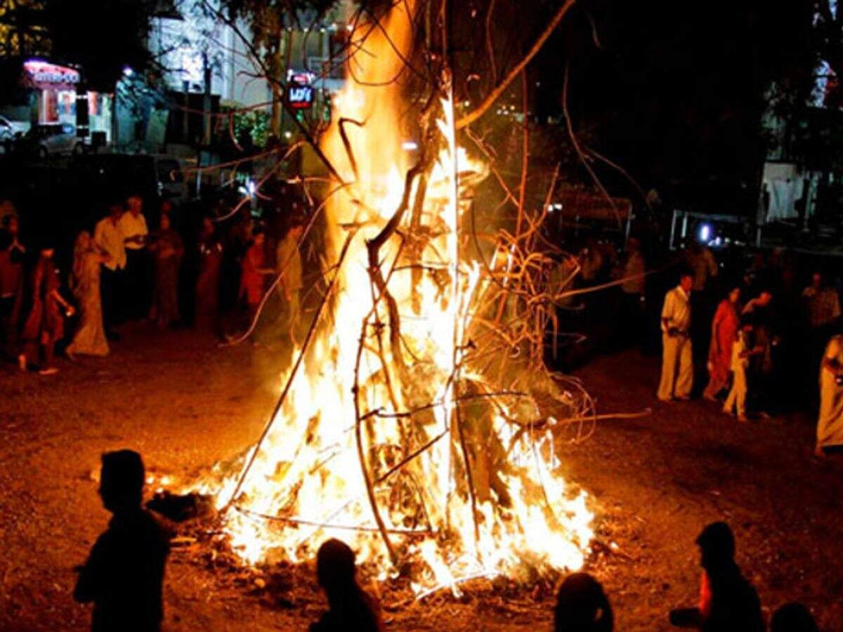 Holika Dahan Today After Sunset: Auspicious Time 6 PM to Midnight