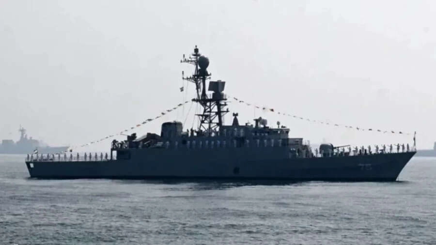US submarine attack on Iranian warship: 87 sailors dead, ship sunk.
