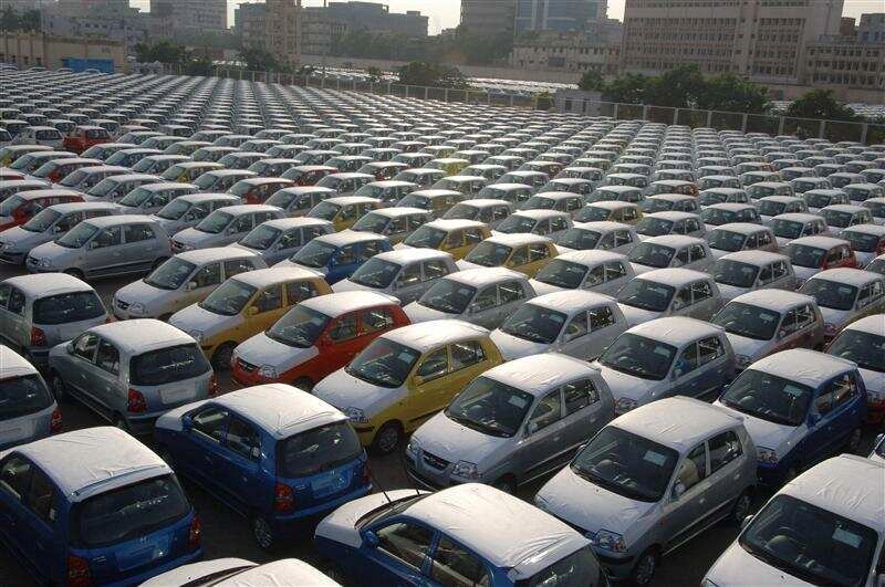 Delhi's Hidden Markets: Bikes for ₹10K and Cars for ₹50K