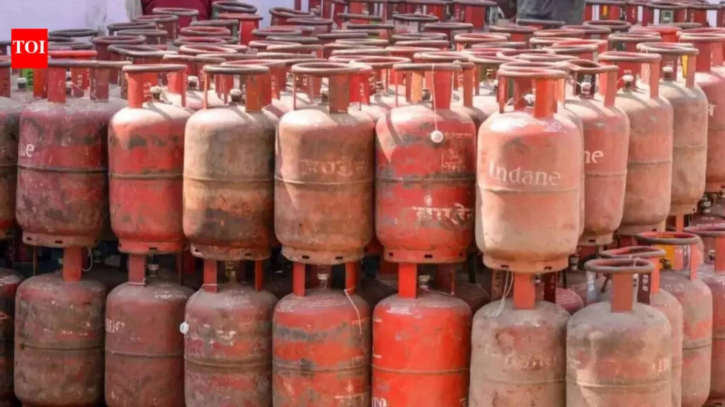 LPG Bookings Near Pre-War Levels; Supply for Businesses Restricted