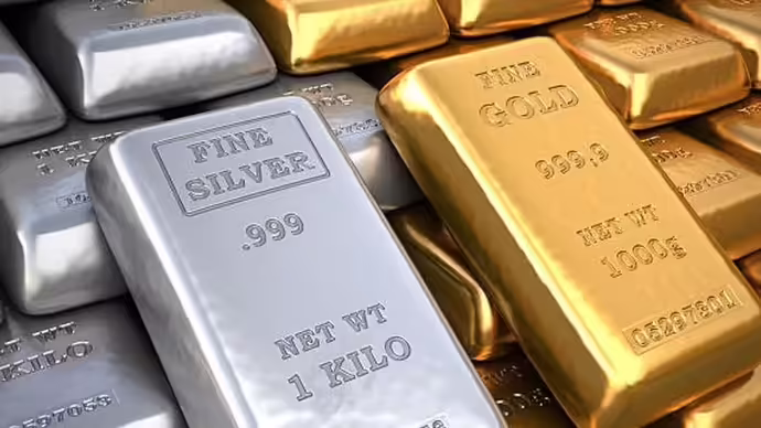 Gold-Silver Market Plunges; Silver Drops by ₹8000 Today