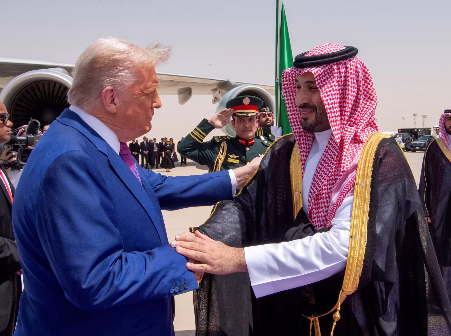 Saudi, UAE, Qatar, Kuwait Consider Withdrawing US Contracts Amid Iran War