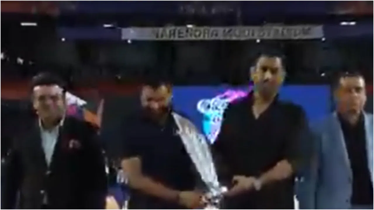 Dhoni and Rohit Share Iconic Moment at 2026 T20 World Cup Final