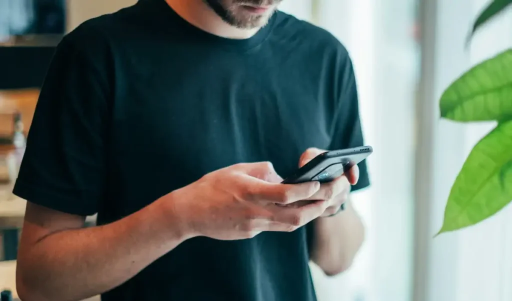 How to Close Background Apps for Better Phone Performance