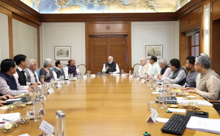 PM Modi Reviews Oil & Gas Supply Amid Ongoing US-Iran War
