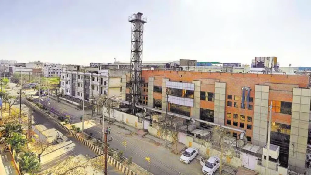 Noida Industries Struggle with Gas Crisis, Factories Lock Down