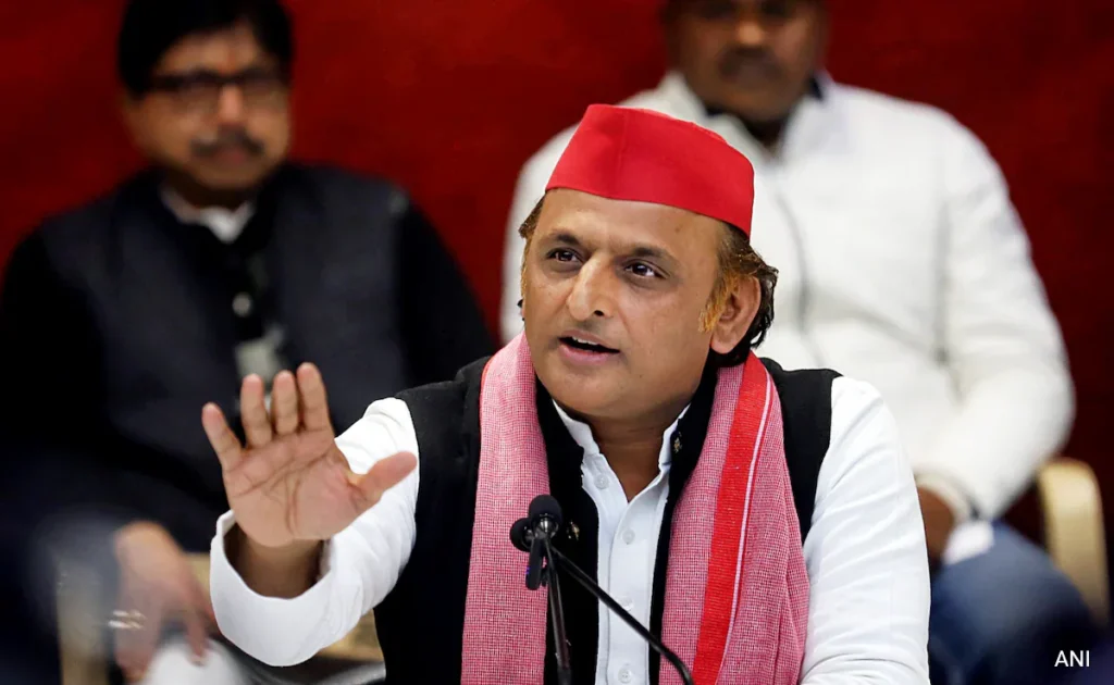 Akhilesh Calls Keshav Maurya 'Delivery Deputy CM', Accuses BJP