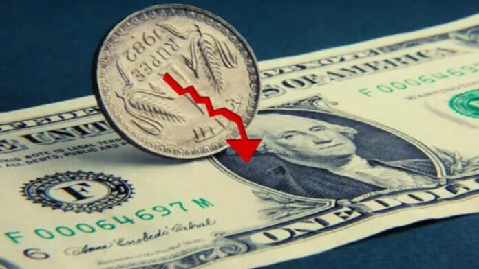 Indian Rupee Hits 10-Year Low: Experts Predict Future Trends
