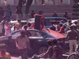 Youth Cause Havoc on Jaipur Streets During Holi, Police Control