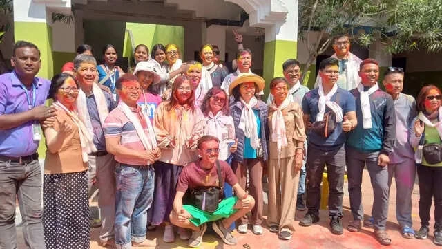 Vietnamese Guests Celebrate Holi in Bodh Gaya with Traditional Songs