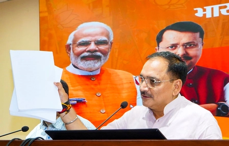 Kejriwal and Rahul Gandhi Compete to Criticize PM: Sachdeva