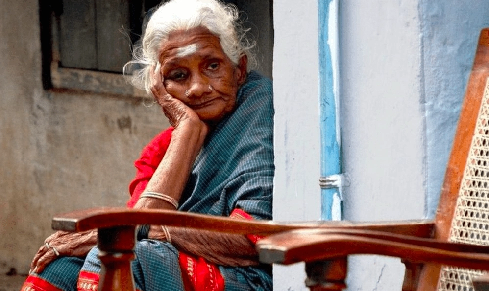Viral on Social Media: Children Abandoning Elderly Mothers