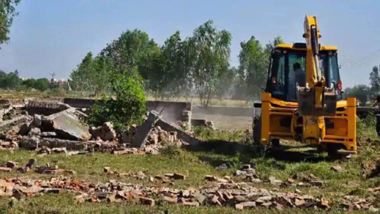 Bhajpa Mayor in Moradabad Faces Illegal Occupation Charges