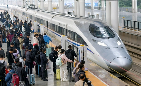 China Sets Record for Tourist Numbers During Vasantotsav Season